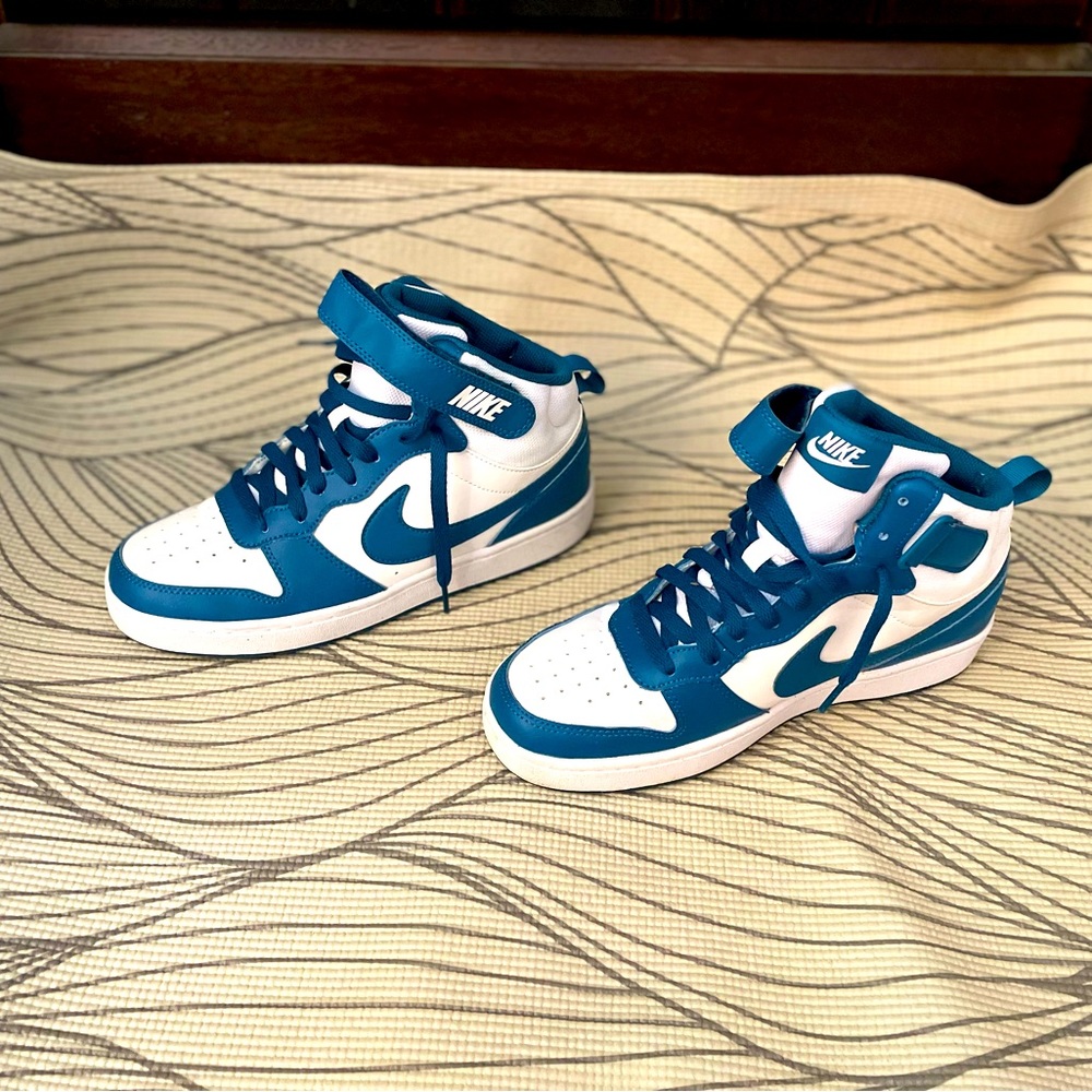 Nike court borough mid 2 (GS)